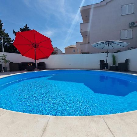 נובליה Summer Holiday Apartments מראה חיצוני תמונה
