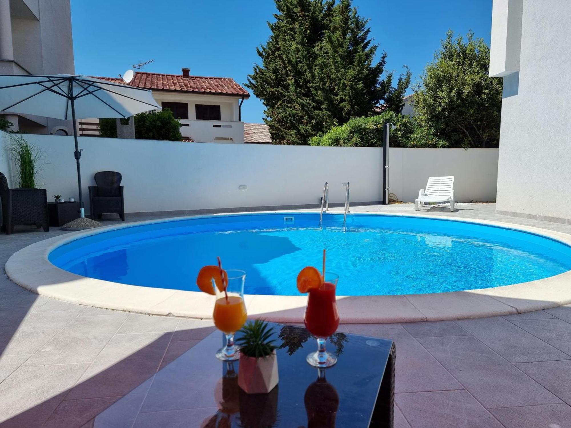 נובליה Summer Holiday Apartments מראה חיצוני תמונה
